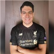 Licenciado en Comunicaciones con especialidad en Relaciones Públicas y Marketing, cuanto con el Curso de Formación Pedagógica